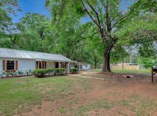 266 County Road 4011, Etoile, TX 75944
