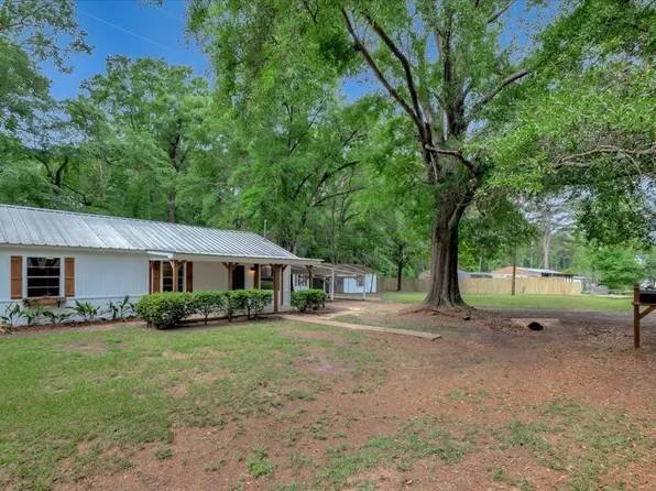 266 County Road 4011, Etoile, TX 75944