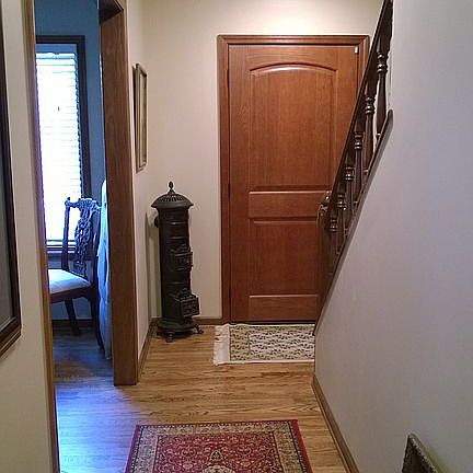 hallway to frnt door