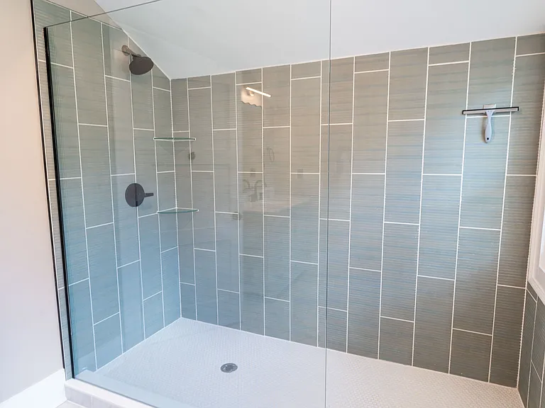 2nd floor bathroom