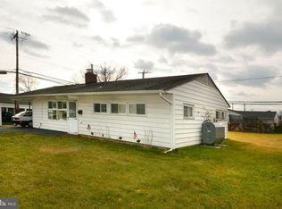 5 Bittersweet Rd, Levittown, PA 19057