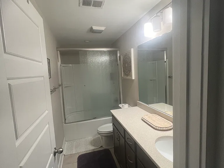 3960 Neomi St — Photo 10