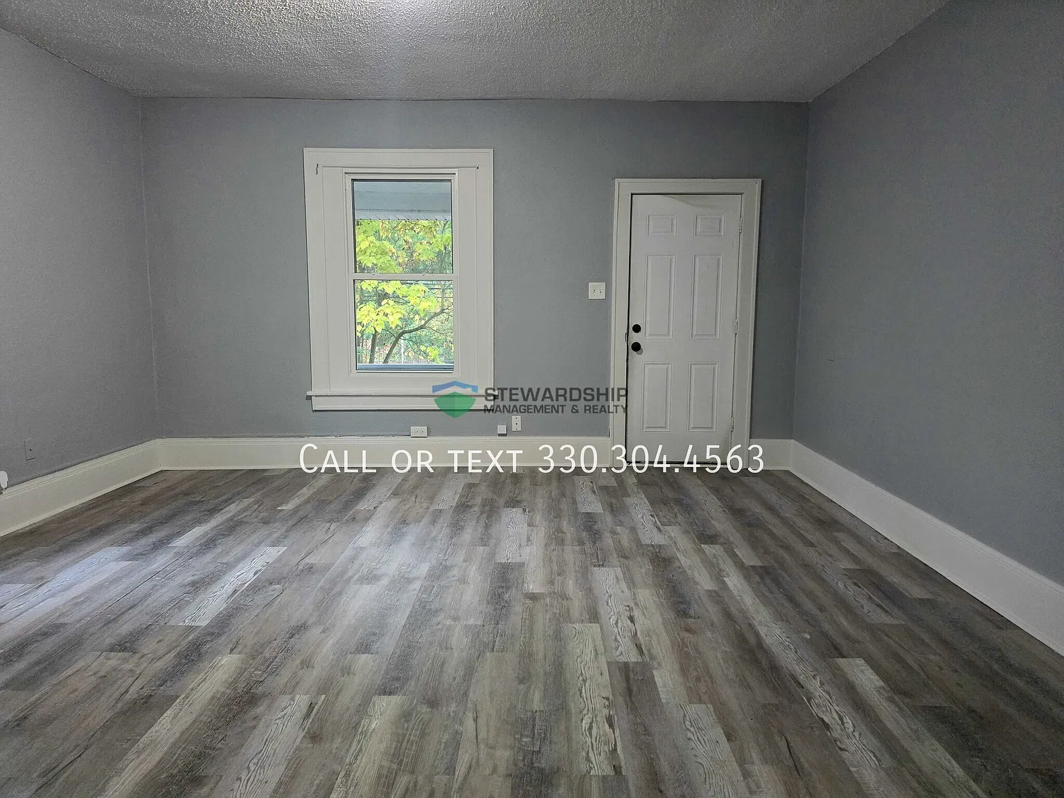 Three-Bedroom, One-Bathroom Duplex In Akron Available Now! — Photo 3