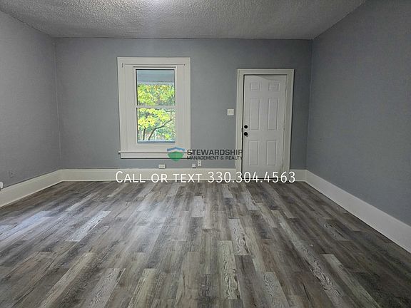 3rd image of 150 S Maple St