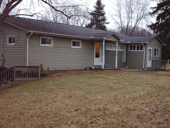 2nd image of 1198 Lakeview Dr