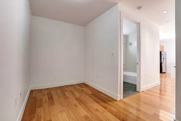 Rented by Bond New York | media 4