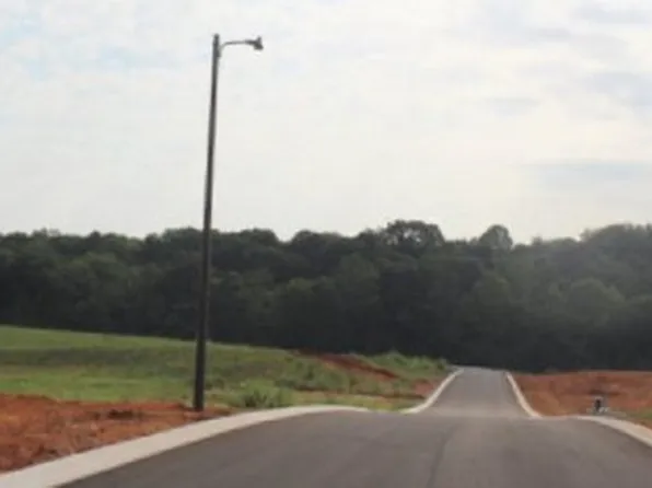 1920 Rivers Edge Dr, Cookeville, TN 38506