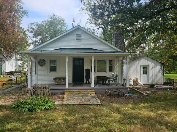 4199 Belvoir Rd, Marshall, VA 20115