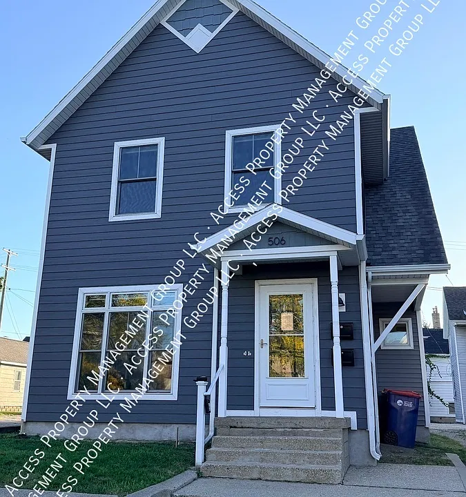 506 Fairview Ave NE #2