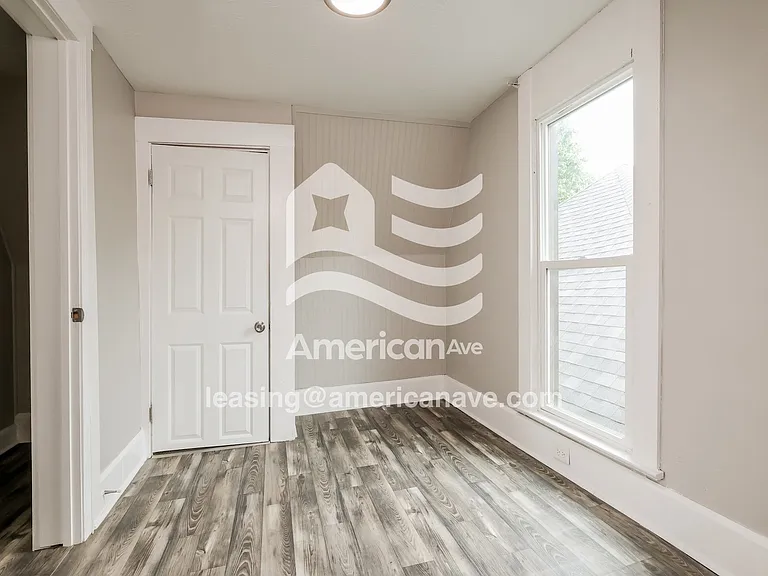 1536011_010_main_bedroom_11.jpg