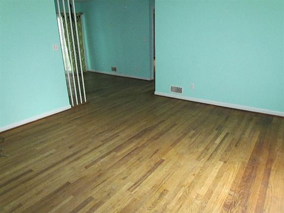 4th image of 360 N Mansfield St