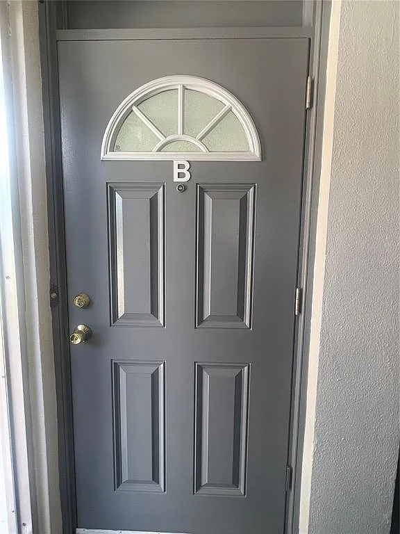 200 N Betty Ln — Photo 2