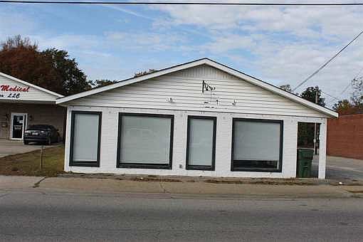 1st image of 226 W Carolina Ave