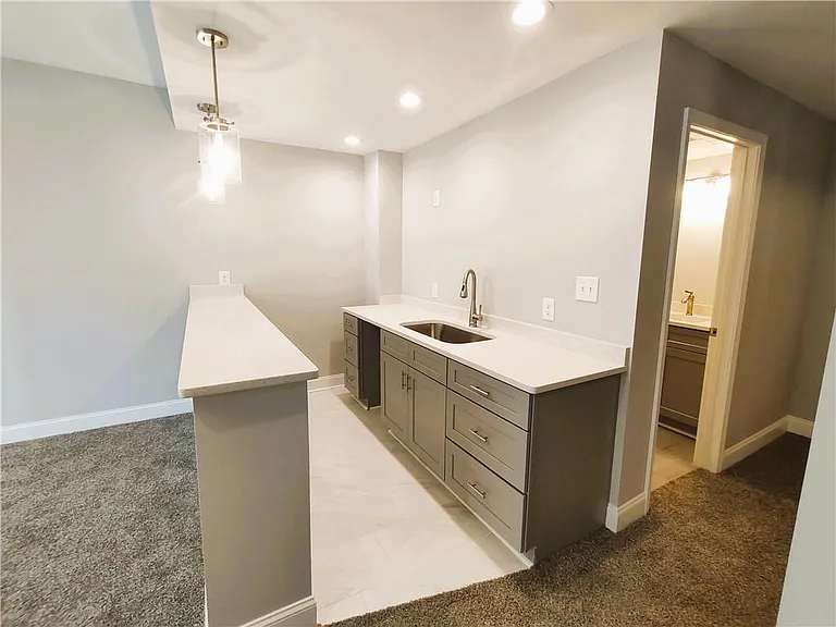 211 Creekway Xing SE — Photo 36