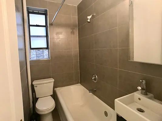 Rented by Bohemia Realty Group | media 19