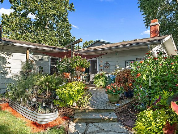 5th image of 1306 Monticello Park Dr