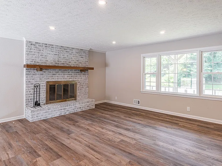 1115 Washington Ave — Photo 10