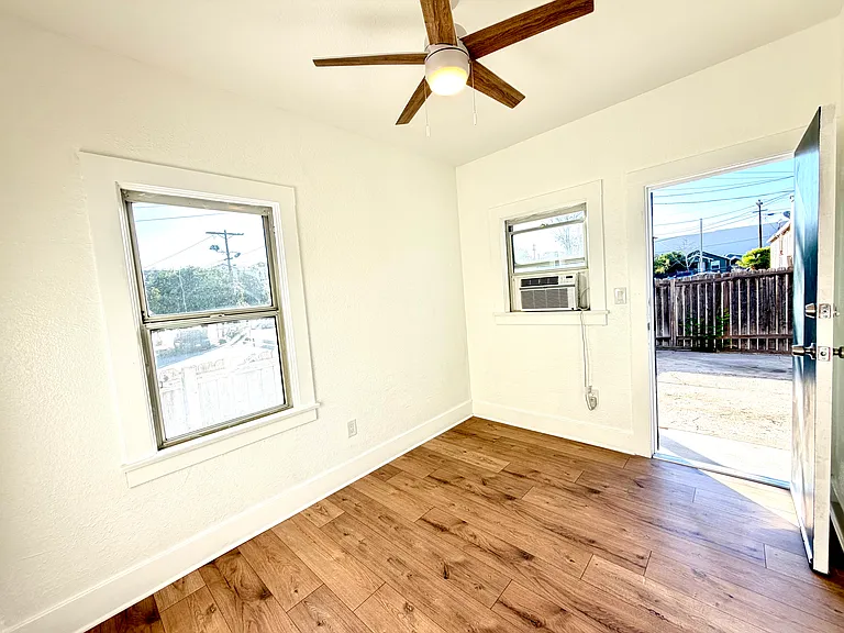 2629 1/2 Granada St #2629-1/2 — Photo 19