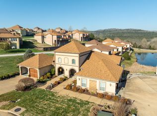157 N Tuscany Dr, Hollister, MO 65672
