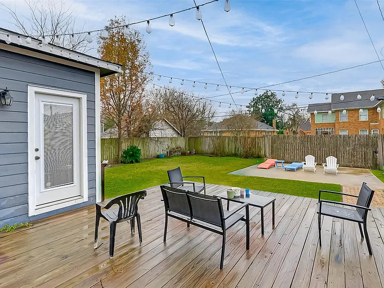 2412 Oakdale St — Photo 31