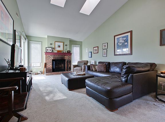 4th image of 1303 Downs Pkwy #1303