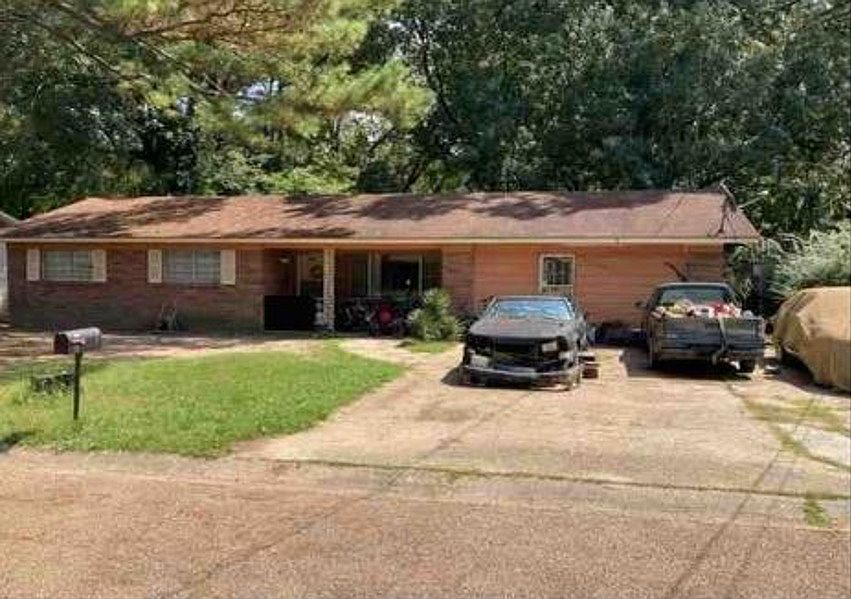 2nd image of 329 Shady Ln