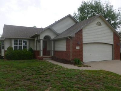 632 N Creek Trail Cir, Kechi, KS, 67067