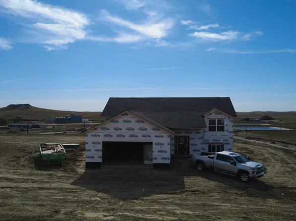 311 Poplar Pl W, Alexander, ND 58831
