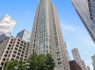 345 N La Salle Dr APT 405, Chicago, IL 60654