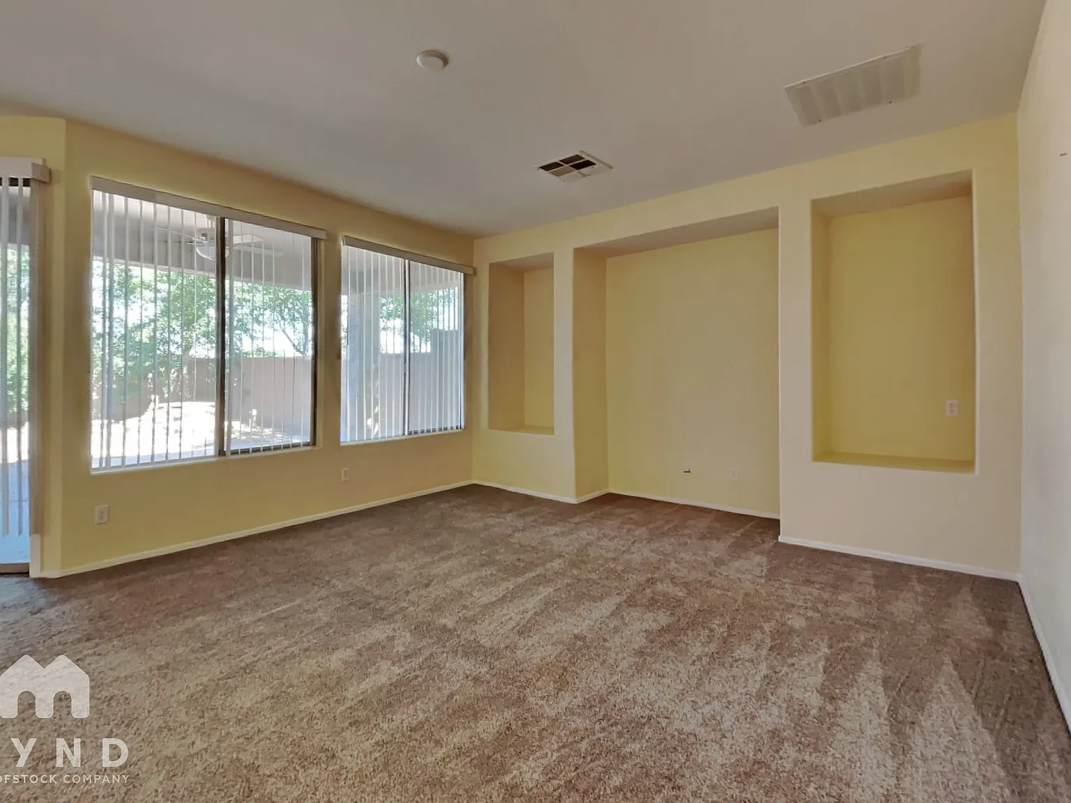 3 bed, 2.0 bath, 1604 sqft, $1,875 — Photo 3