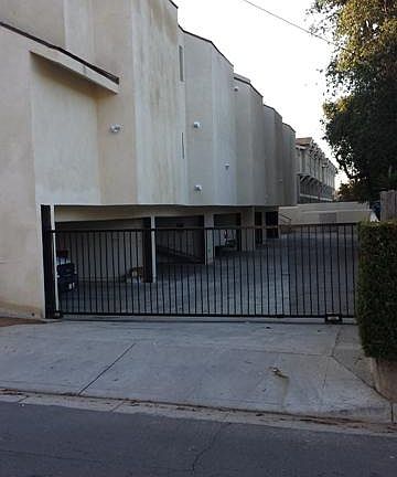 3rd image of 20 Fair Oaks Dr APT 2