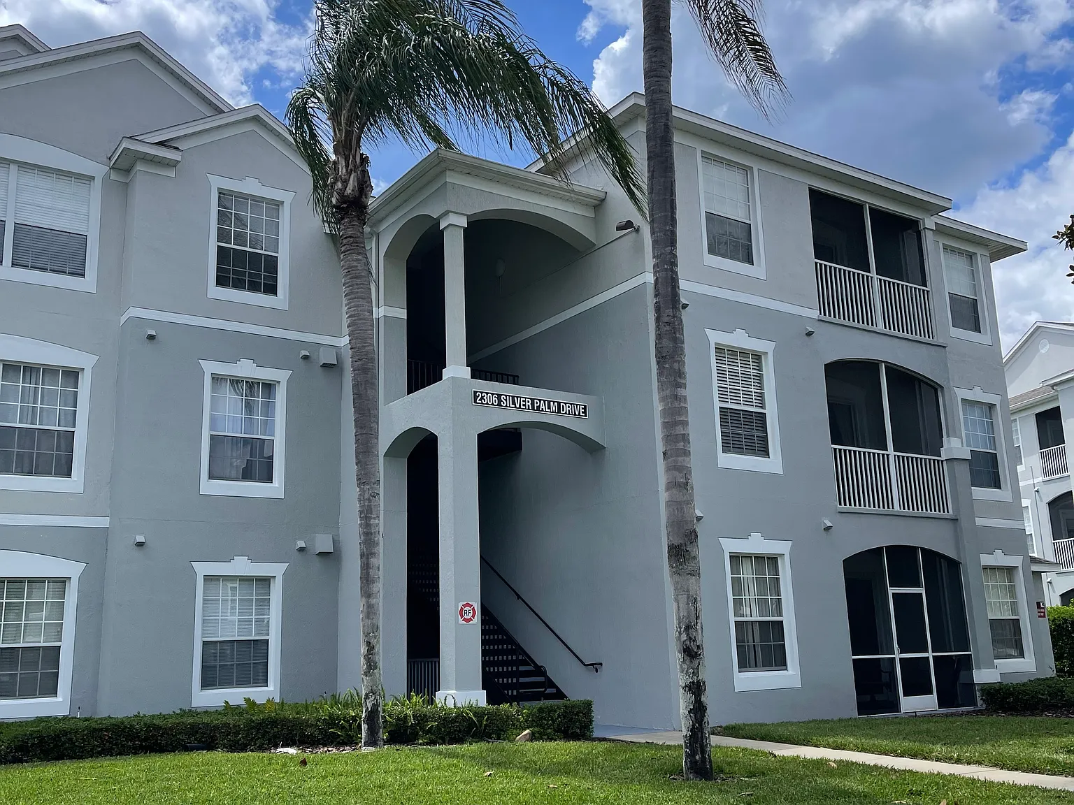3 bed, 1268 sqft, $1,950 — Photo 1