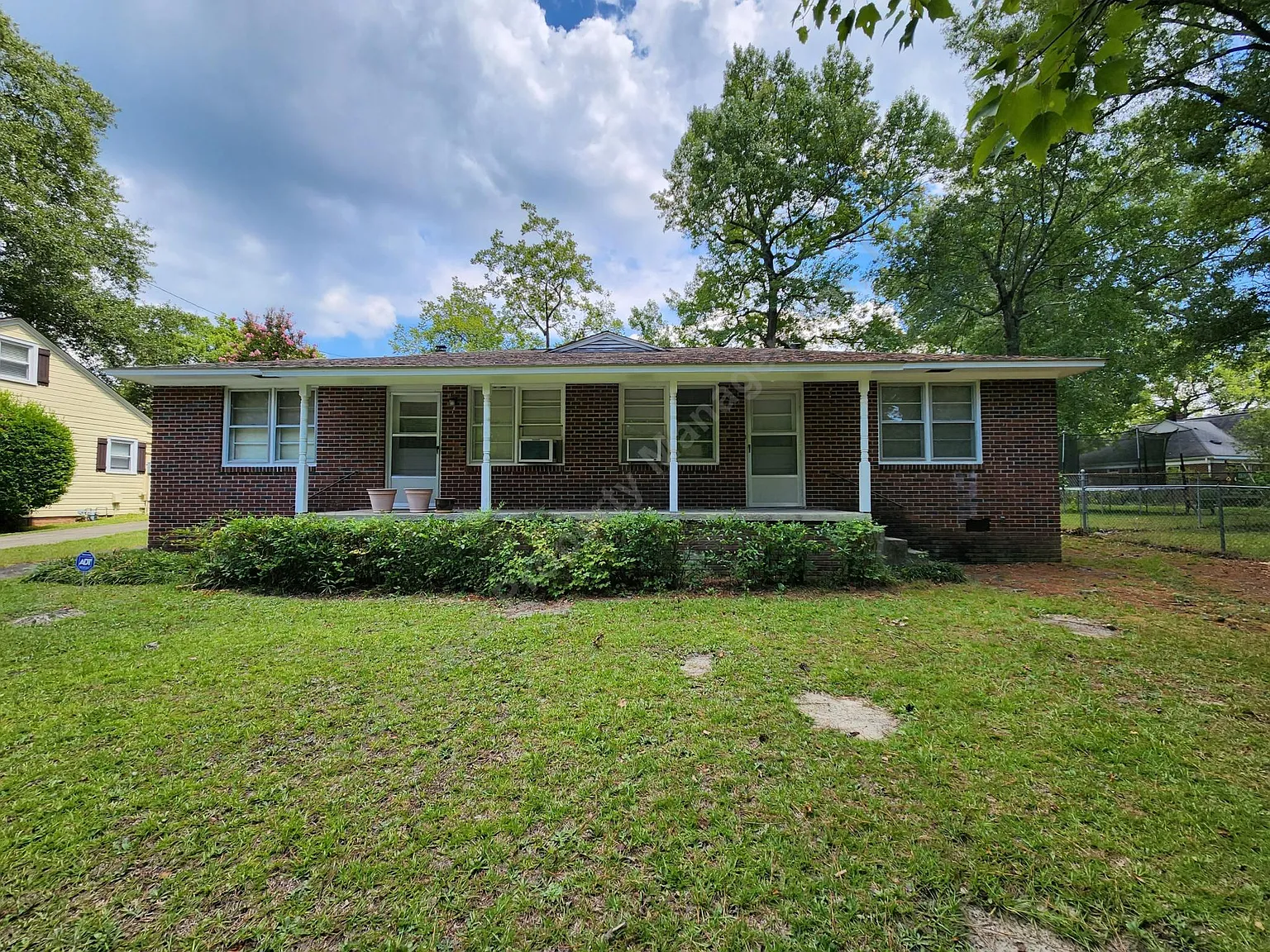 2 bed, 900 sqft, $1,150 — Photo 2