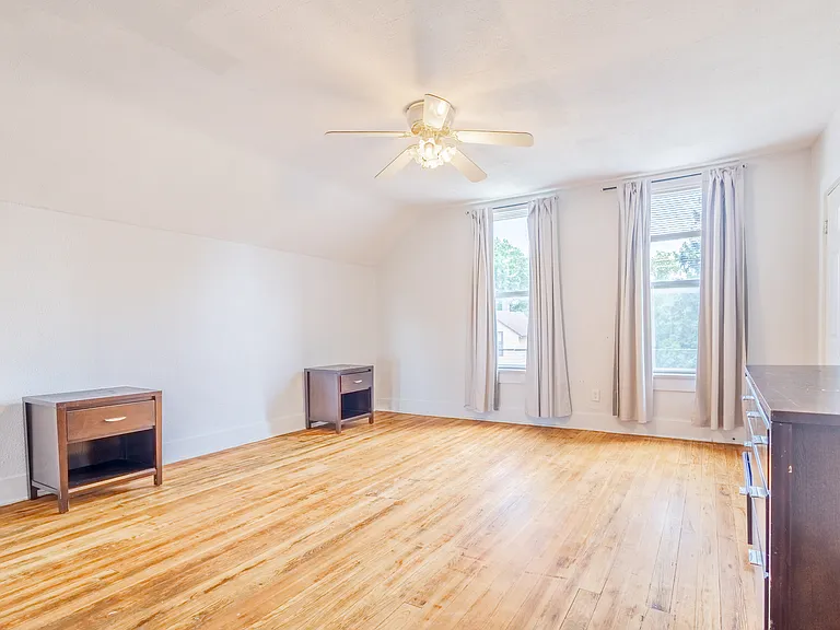 1320 Taylor St — Photo 9