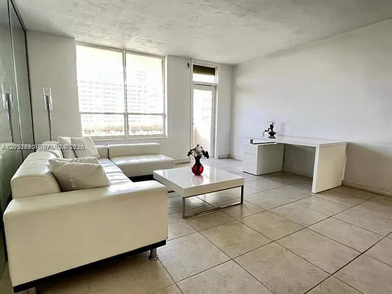10185 Collins Avenue Cu #1103 — Photo 10