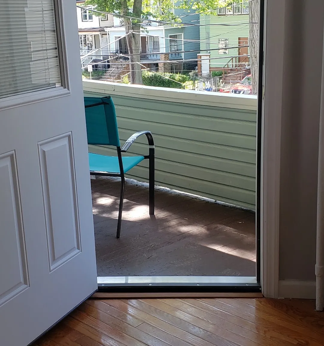 3 bed, 1300 sqft, $2,900 — Photo 3