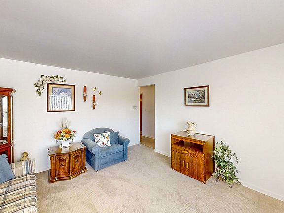 5th image of 4416 N Oriole Ave
