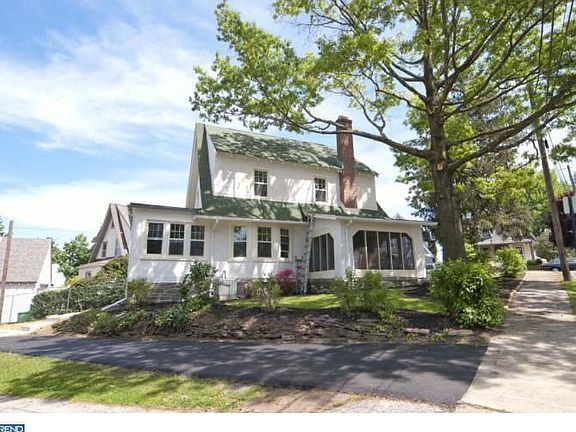 2nd image of 2415 Linden Dr