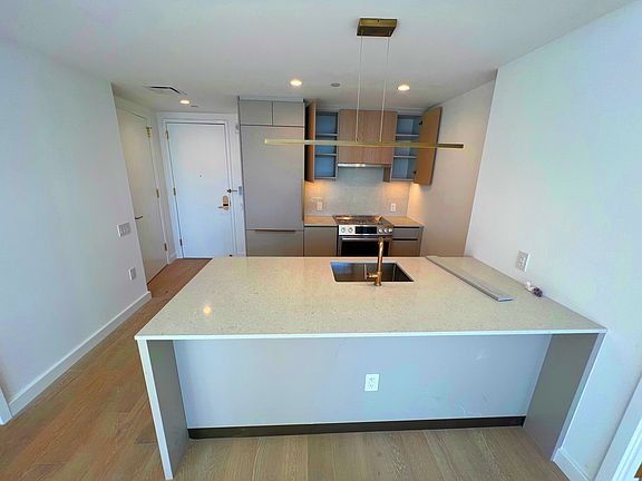 2nd image of 3 Court Sq APT 6201