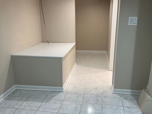 3rd image of 1744 W Foster Ave Suite 1
