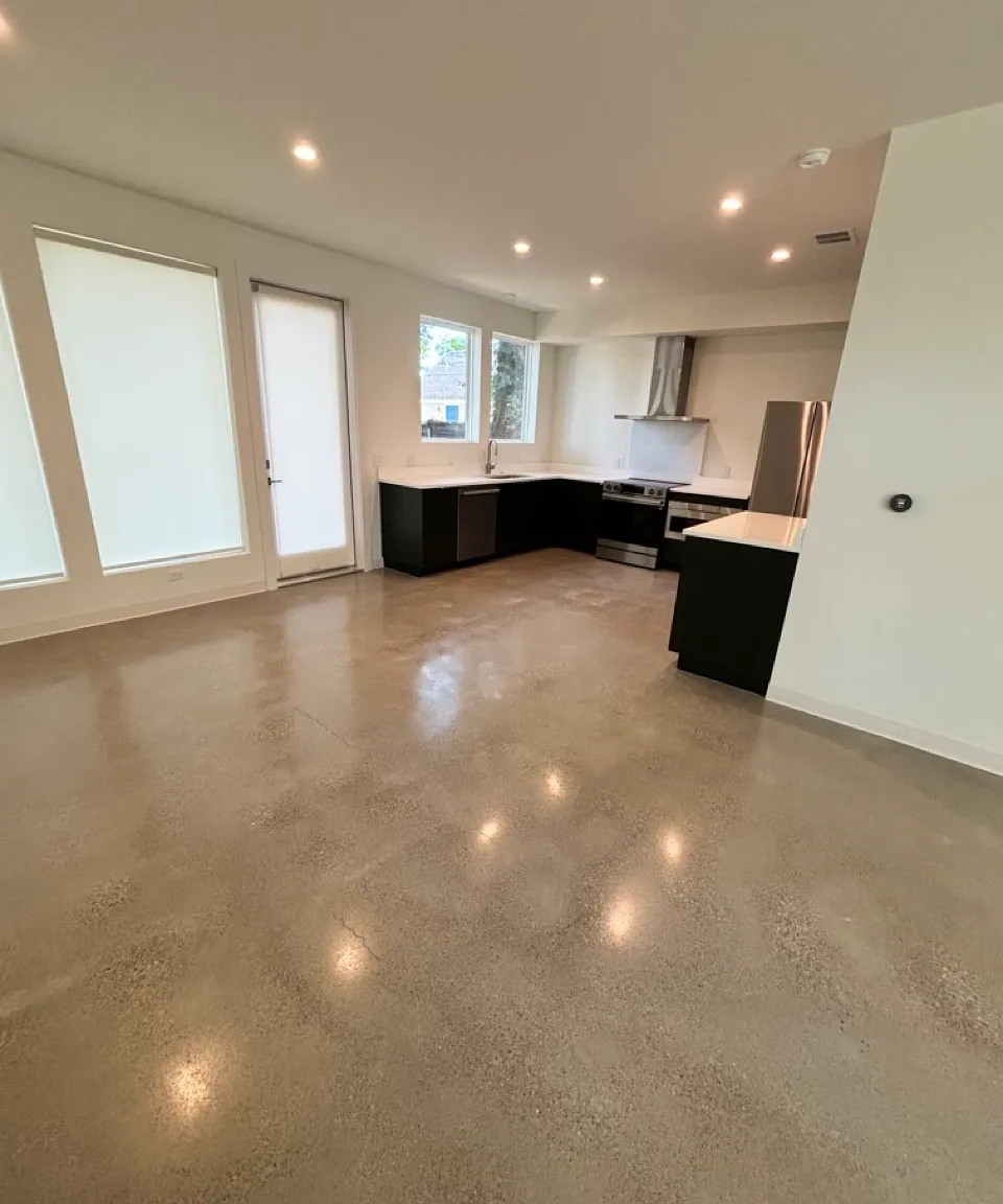 3 bed, 2.5 bath, 2025 sqft, $4,150 — Photo 4