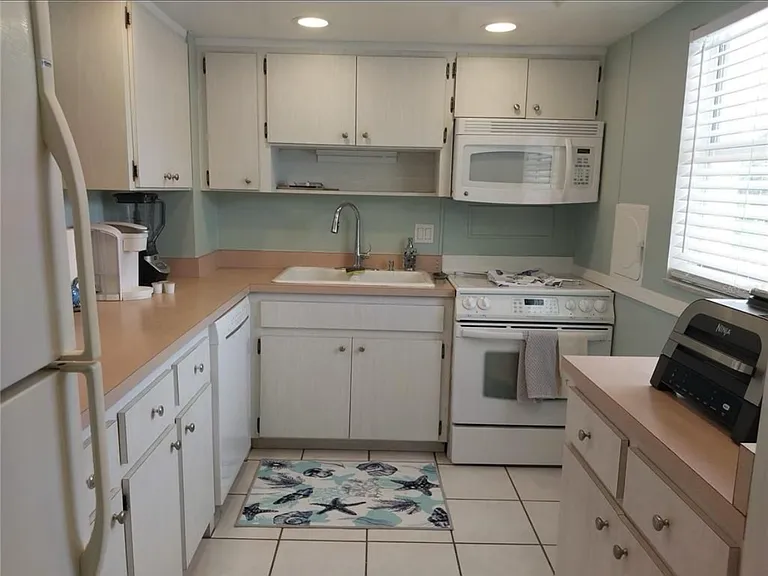 1215 S Portofino Dr #202 — Photo 6