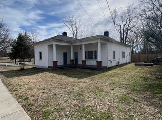 121A E 1st St, Smiths Grove, KY 42171