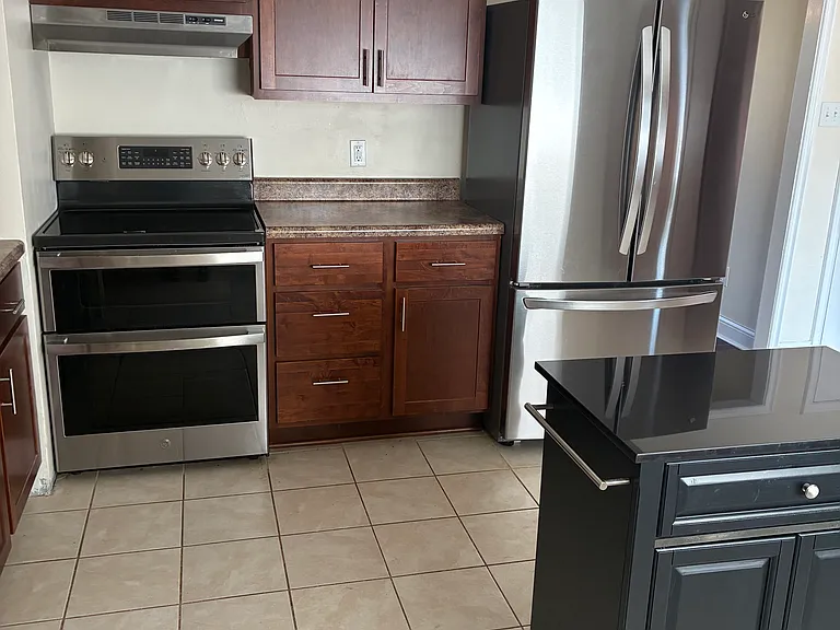 385 Riviera Ct — Photo 8