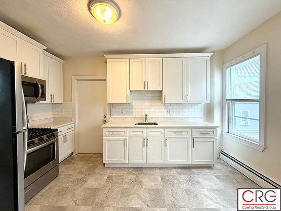 3rd image of 66 Morton Ave APT 2