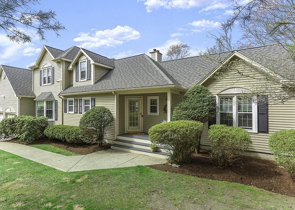 1st image of 7 Penobscot Rd