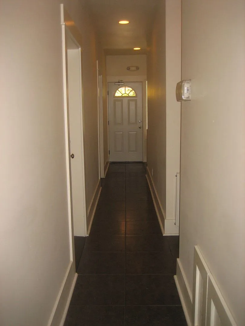** Walk to UW (3 minutes), near Light Rail and everything you need!, Large Main Floor Room, Priva... — Photo 1