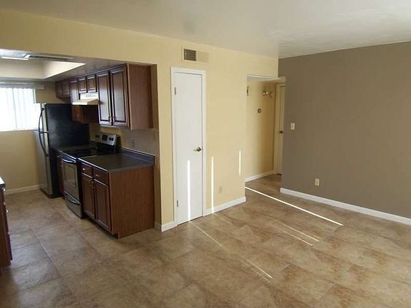 3rd image of 1414 S Jentilly Ln