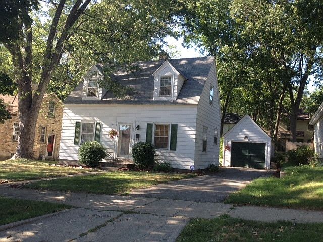 1st image of 927 N Ottillia St SE