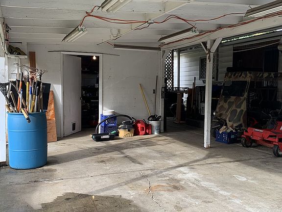 4th image of 10118 NE 50th Ave